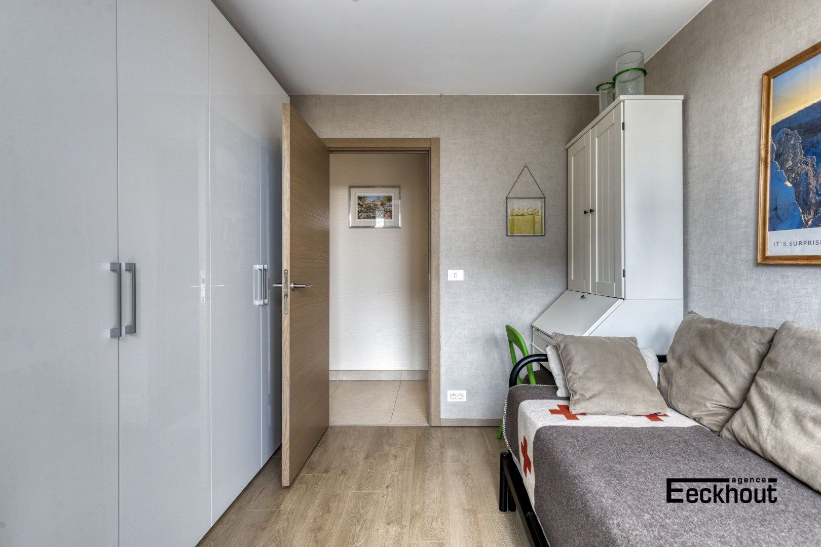 Instapklaar & modern 3 slaapkamer-appartement met zéér ruim zonneterras (45m²) te Bredene-Duinen! foto 13