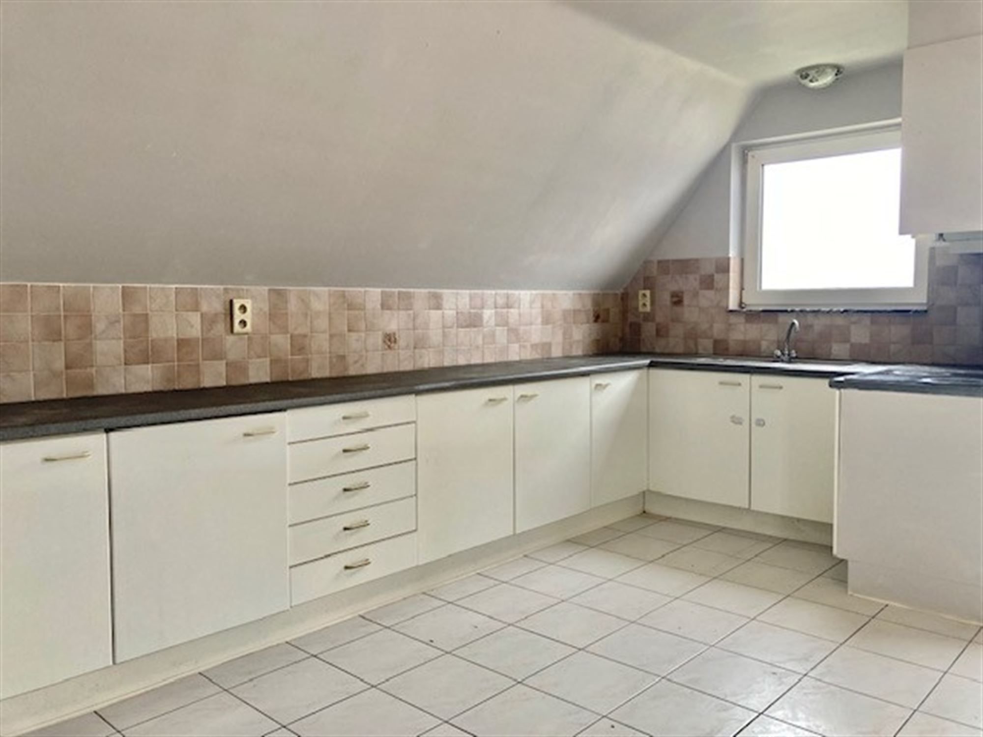 Instapklaar appartement met 2 slpks en garage in centrum  foto 6