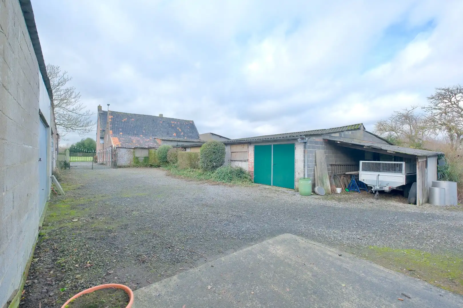 Lichtervelde - Rustig gelegen hoeve op perceel van 21.078 m²! foto 12