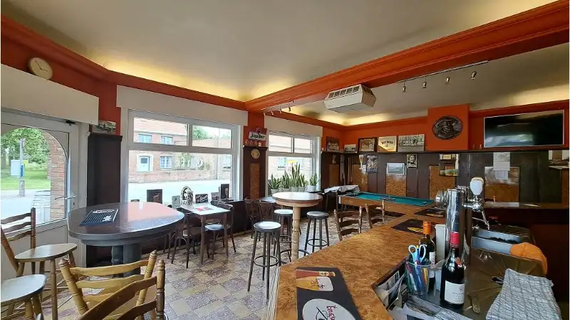 Café met ruim Terras + Woonst te huur in Lapscheure Damme foto 5