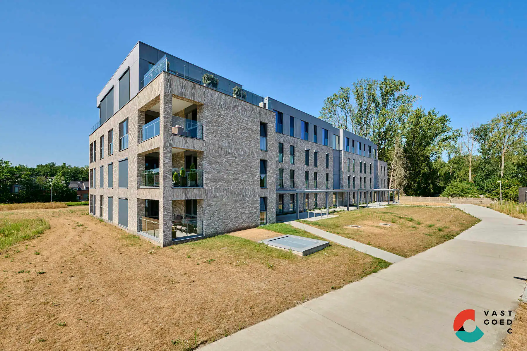 Luxe en zorgeloos wonen aan het water in Leopoldsburg! foto 17