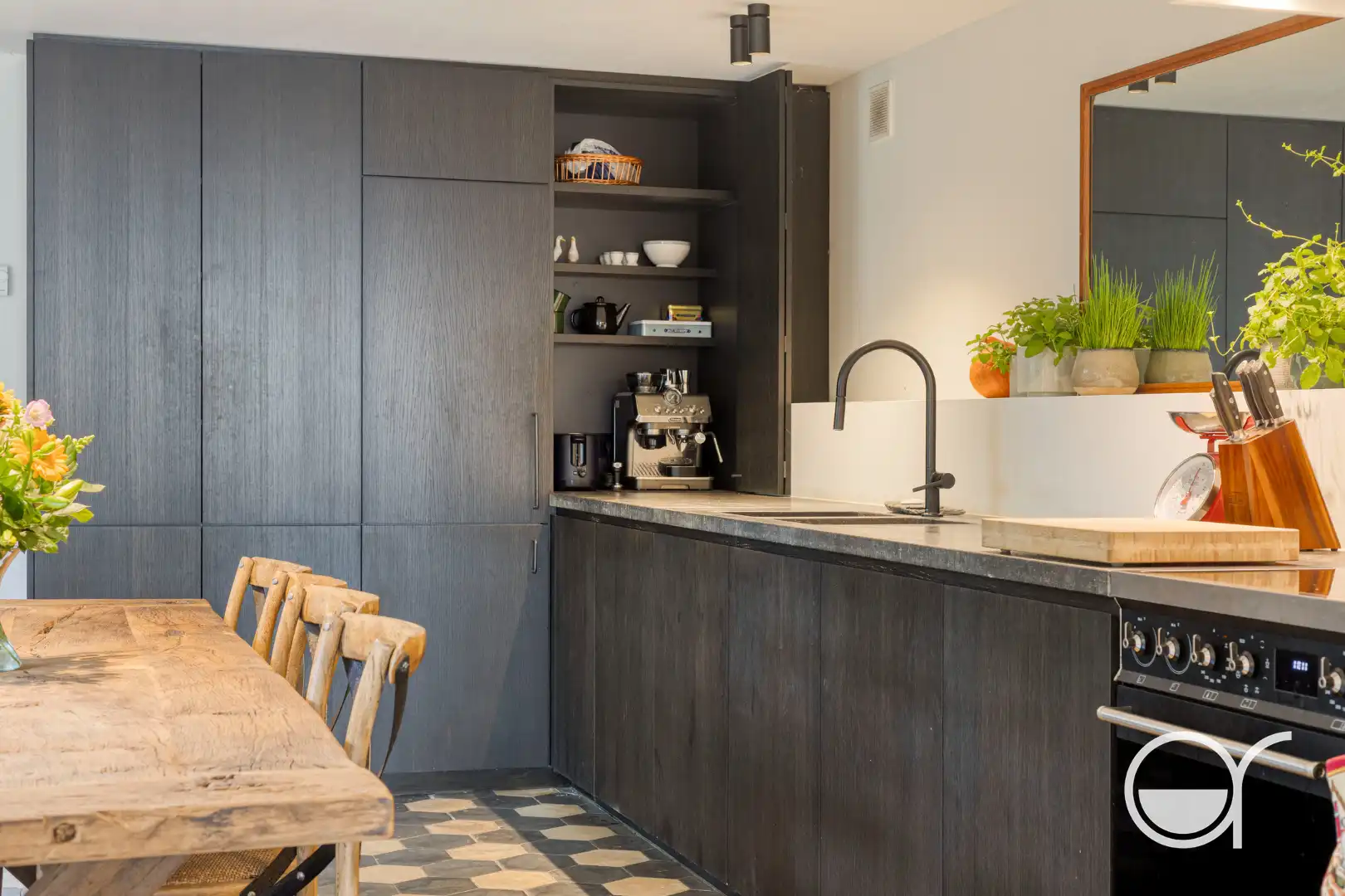 Karaktervolle, volledig gerenoveerde woning met oog voor detail en kwaliteit foto 9