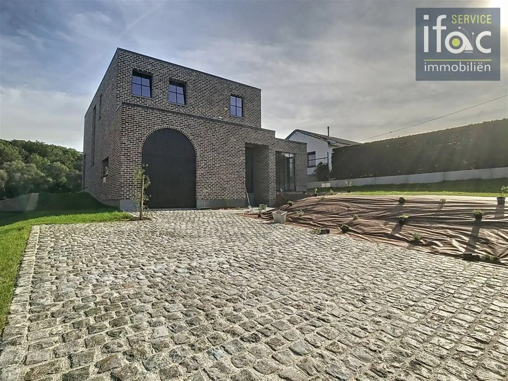 Villa met 4 slaapkamers, 2 badkamers en een grote tuin foto 6