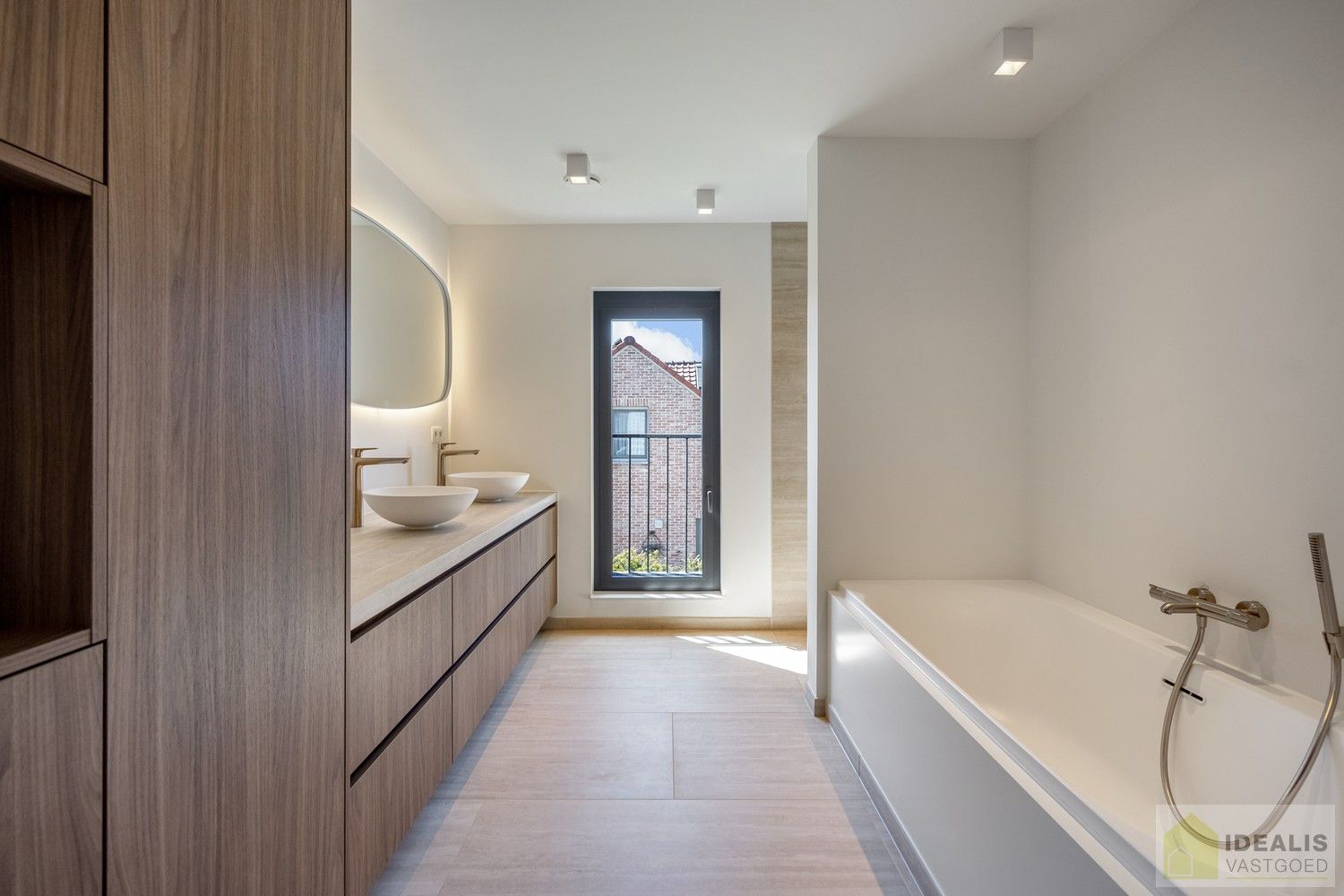 IDEALIS VASTGOED – Schitterend volledig vernieuwde woning (+- 220m²) met een heerlijke open leefruimte, 3 ruime slaapkamers, luxueuze badkamer, ruime wasplaats op een fijn zuid georiënteerd perceel! Dit heerlijke huis bevindt zich op een knap perceel van 8a 69ca in een heerlijk rustige en groene omgeving! - EEN MUST VISIT! - foto 21