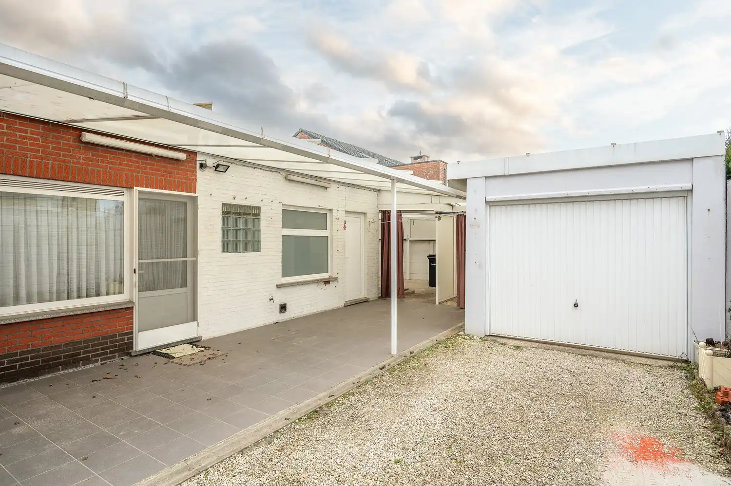 Halfopen bebouwing in doodlopende straat. foto 24