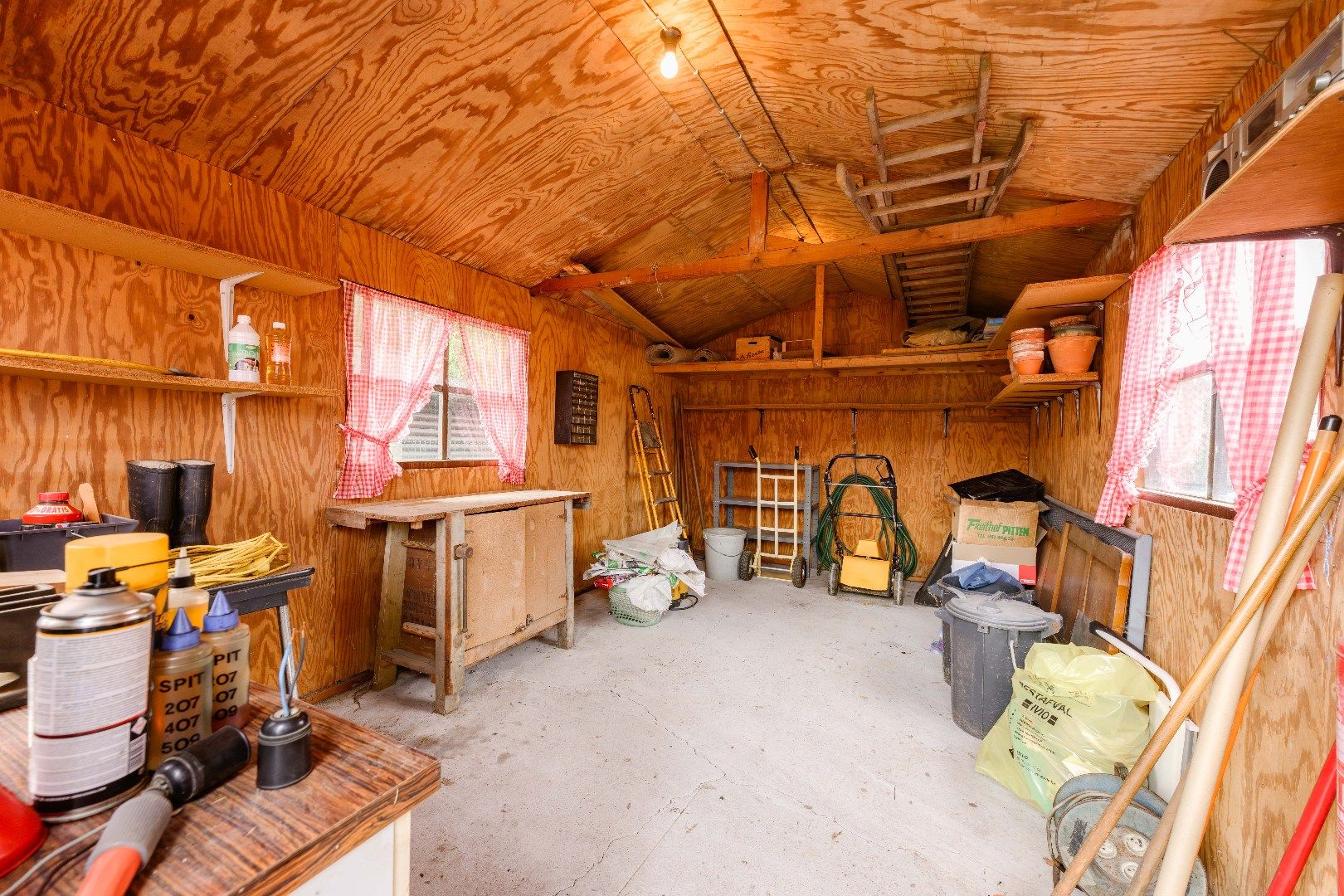 GOED ONDERHOUDEN RIJWONING MET 3 SLPKS, TUIN & GARAGE foto 18