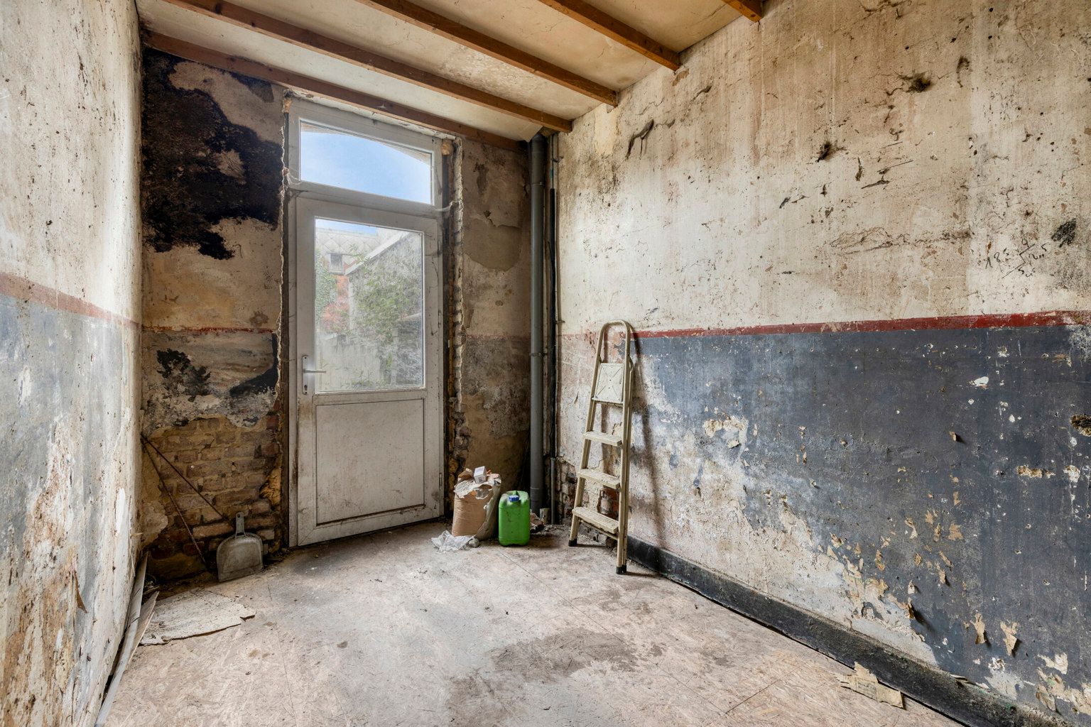 immoDAVID stelt voor: totaal te renoveren woning met tuin foto 9