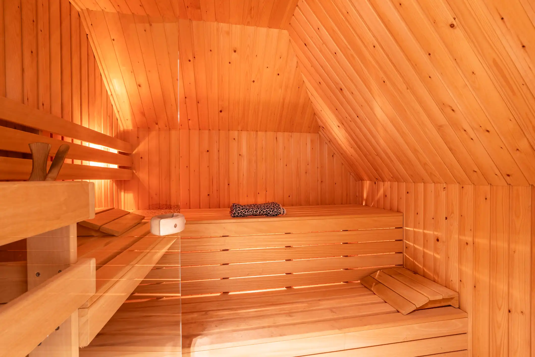 Rietgedekte villa op 2.000 m² met zwembad foto 18