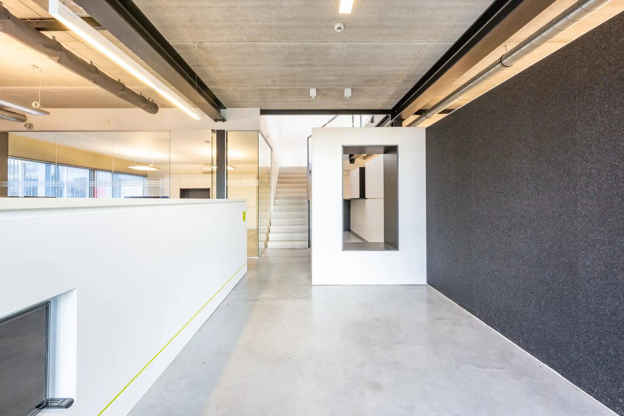 Instapklare kantoren op zichtlocatie te Kapellen foto 2