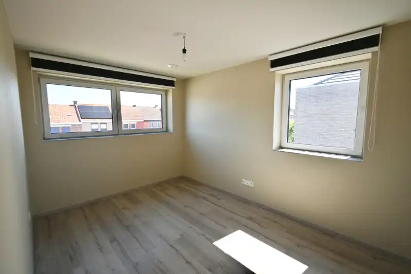 Moderne passiefwoning met 3 slaapkamers, garage en tuin op toplocatie in Deinze (EPC A) foto 11