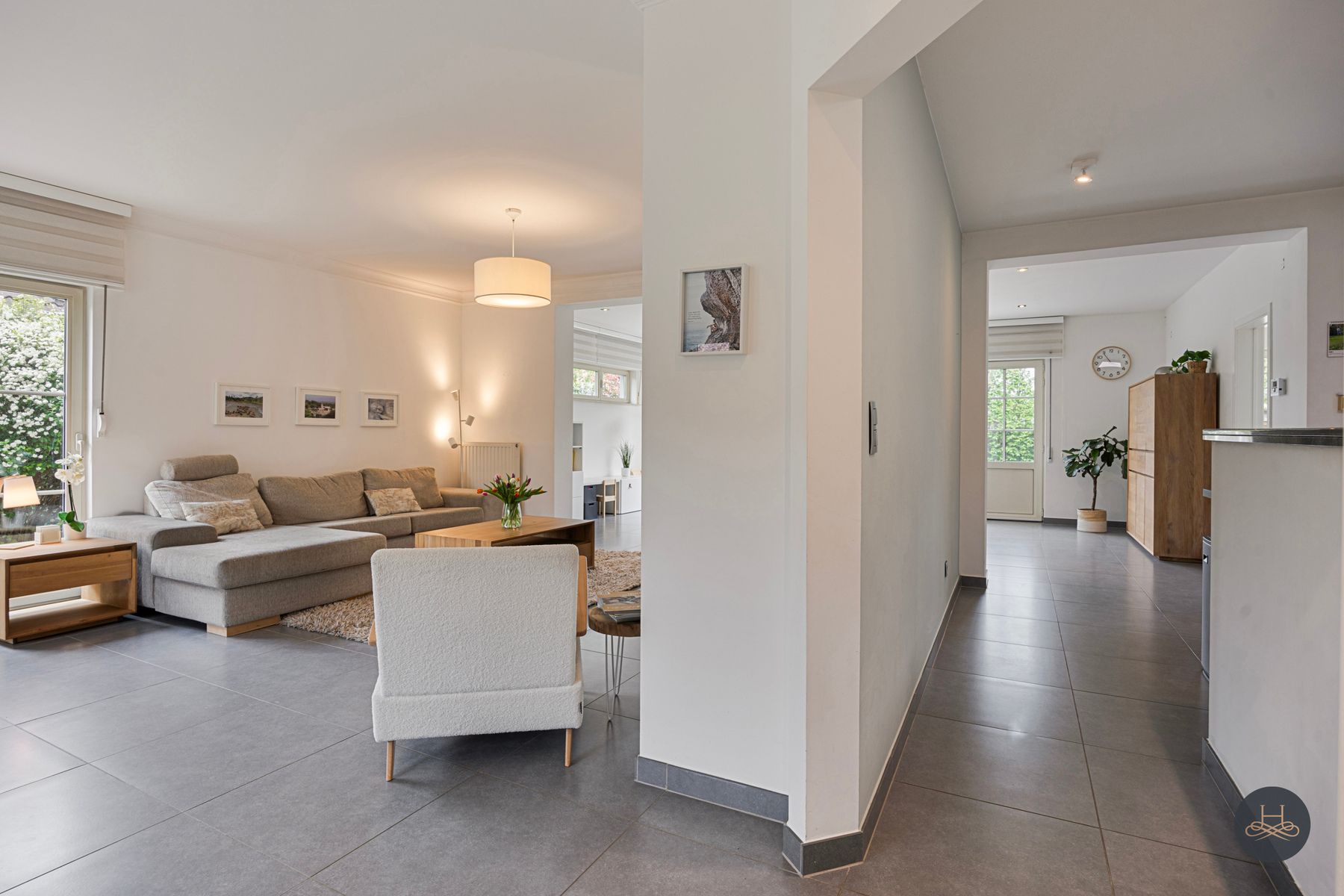 Rustig gelegen, gerenoveerde open woning met prachtige tuin foto 5