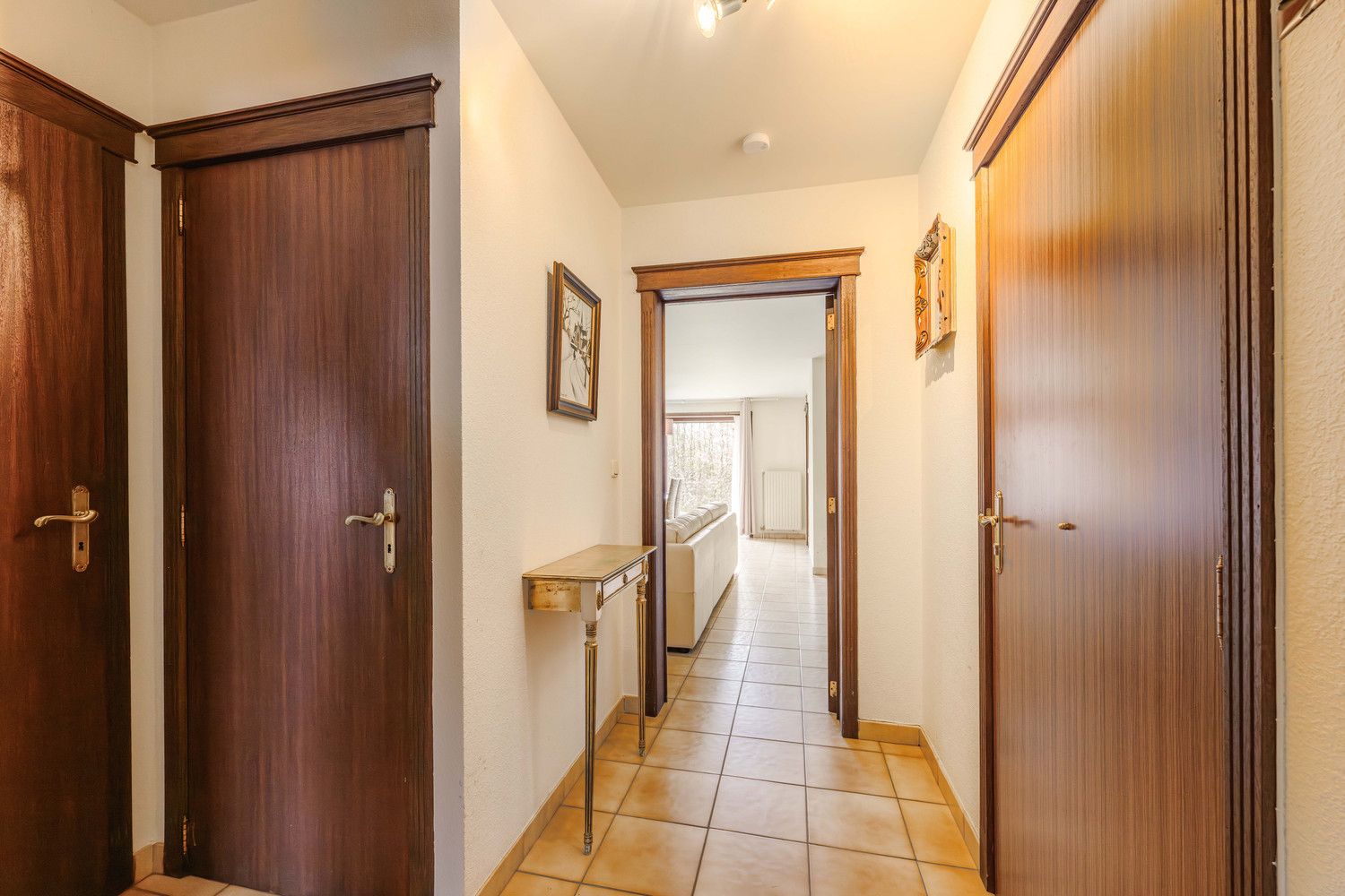 Gelijkvloers appartement in "Residentie Hof ter Leie" te Harelbeke. foto 4