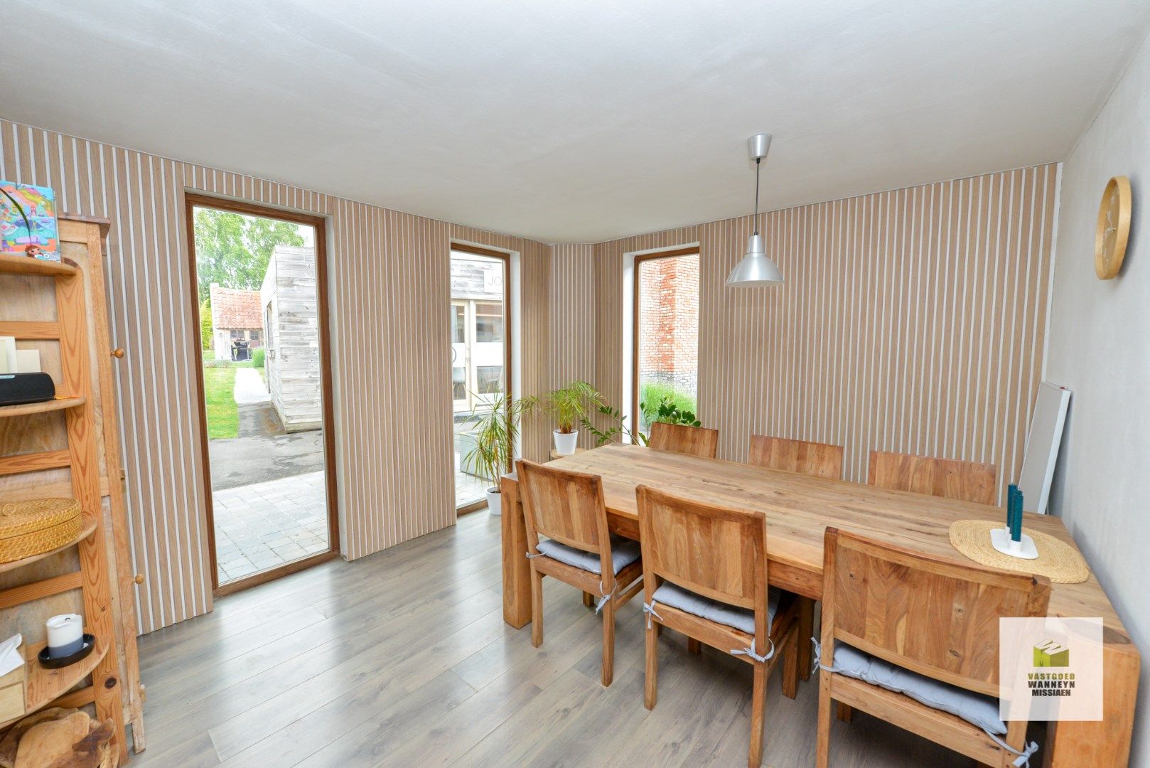 Halfopen bebouwing met 3slpk, 2 bijgebouwen en diepe tuin foto 5