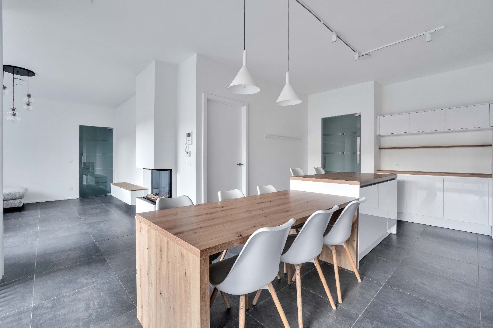 IN OPTIE ! RECENT LUXE-APPARTEMENT MET KELDERBERGING IN QUARTIER BLEU ! foto 10