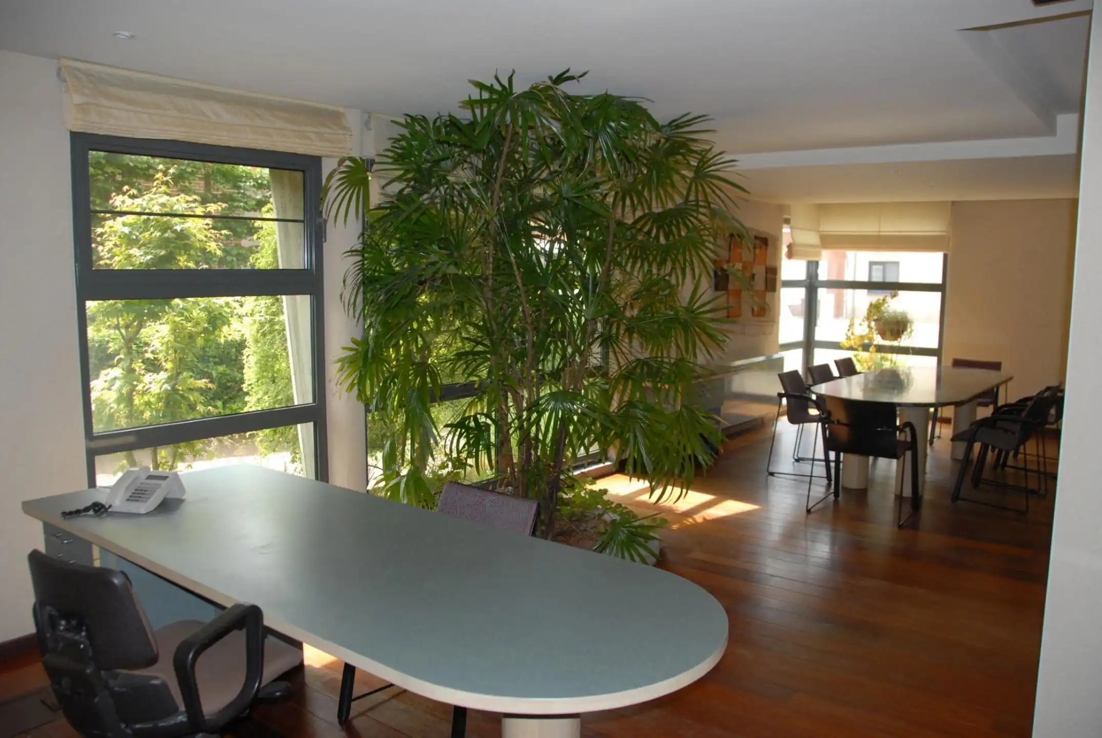 TE HUUR: Mooie kantoorruimte van 288m² foto 7