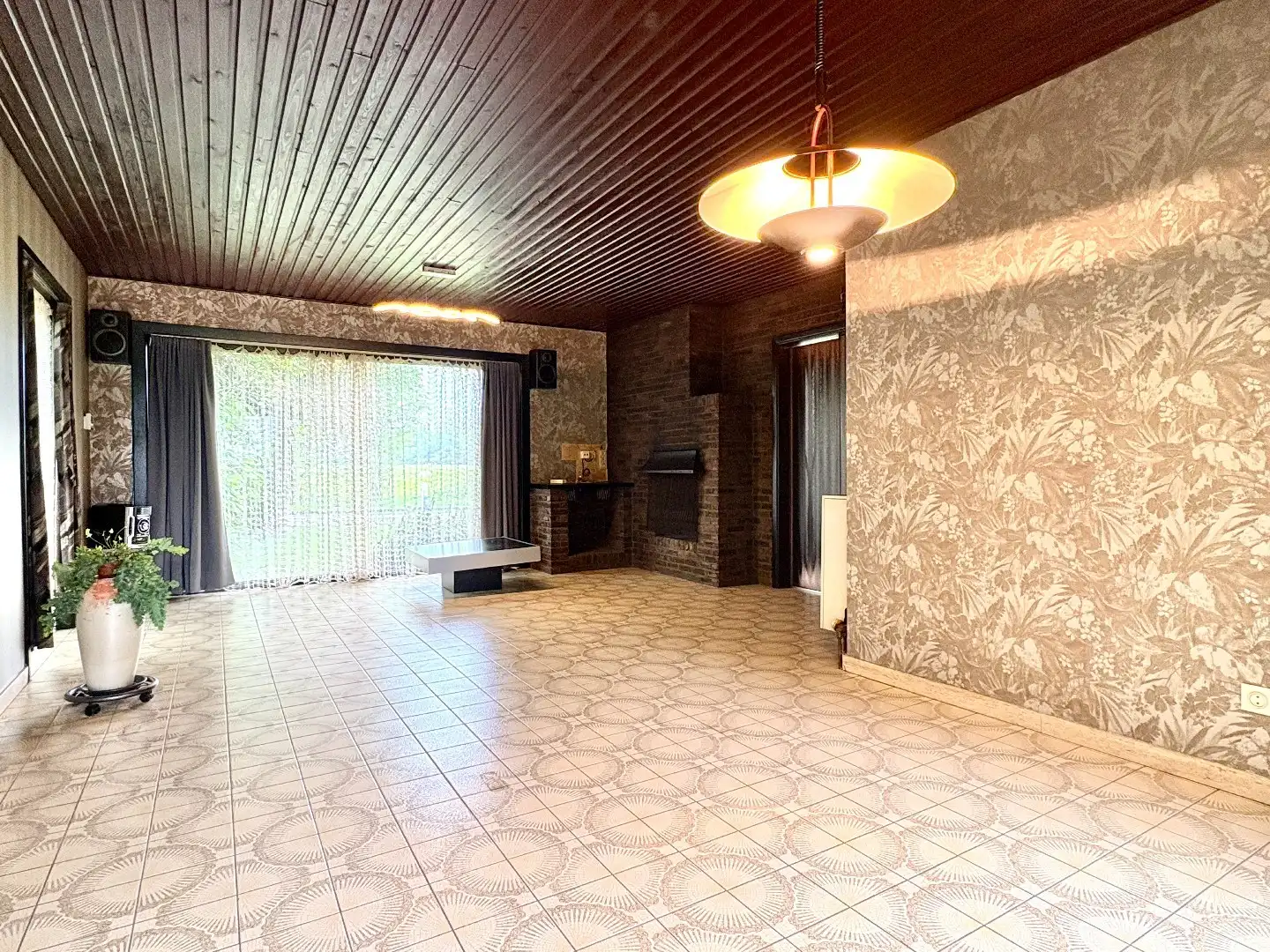 Te renoveren gelijkvloerse villa op 954 m² met landelijke verzichten te Bavikhove. foto 6