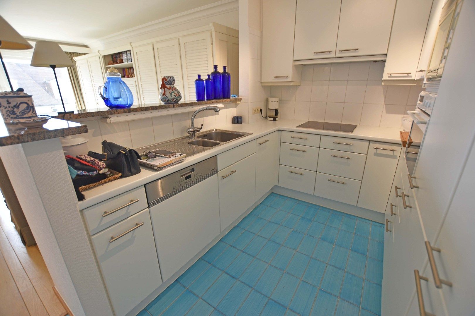 Ongemeubelde studio op de Kustlaan aan de zuidkant foto 4