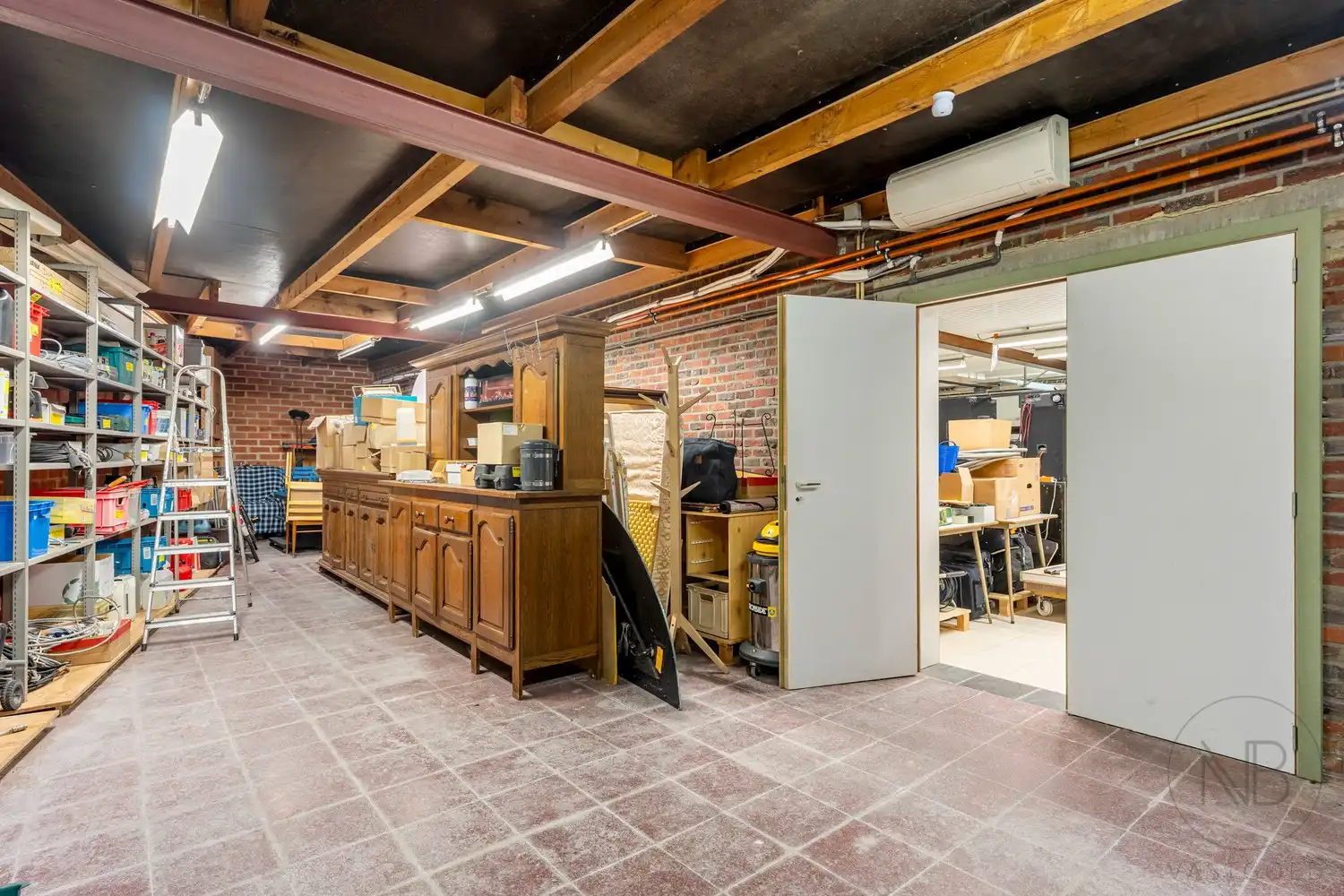 Woning met veelzijdig commercieel gebouw  op goede locatie in Driehoeven foto 11