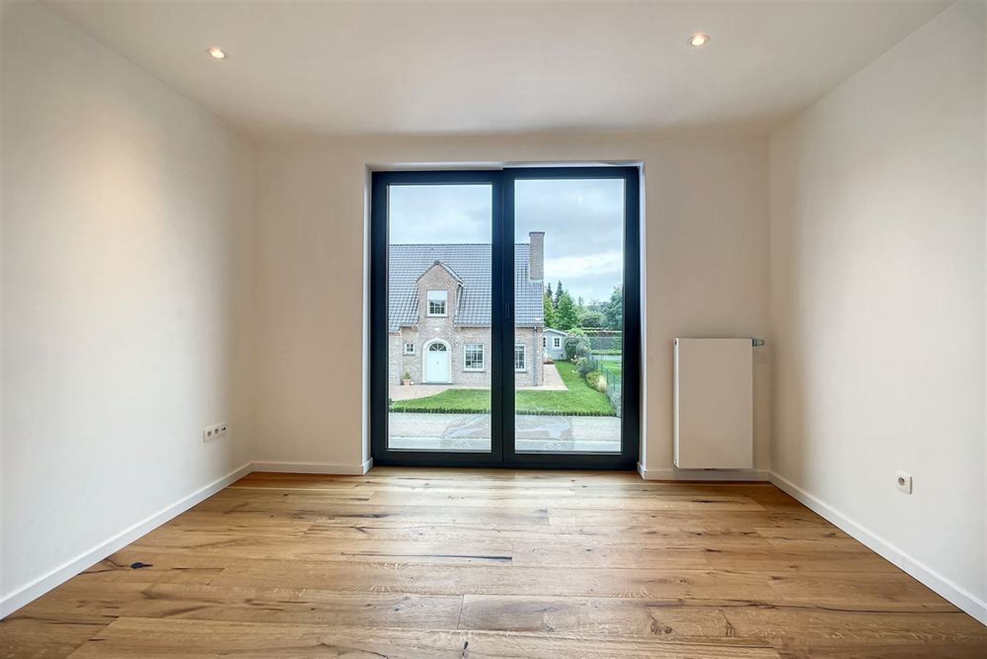 Moderne villa met 5 slaapkamers foto 16