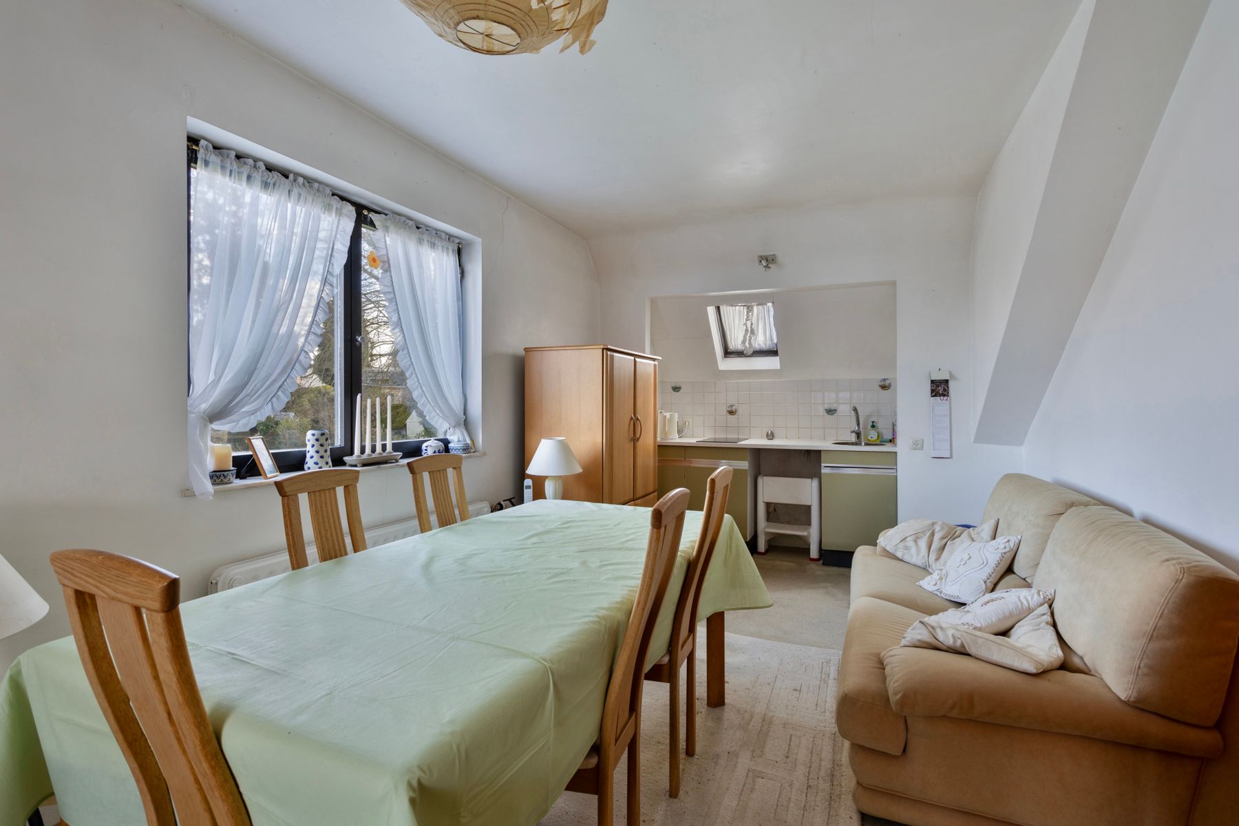 Residentieel gelegen villa met 4 slpks  foto 12