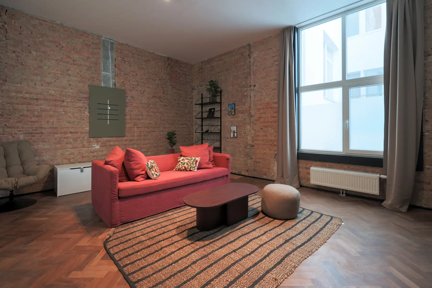 Ruim en lichtrijk triplex-atelier in de stad foto 6