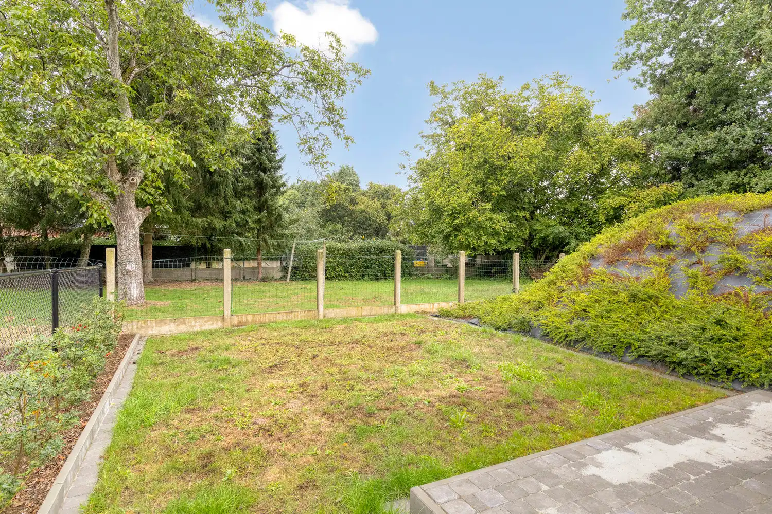 LUXUEUS APPARTEMENT MET PRIVE TUIN, TERRAS EN GARAGE VOOR 2 WAGENS TE OLMEN! foto 16
