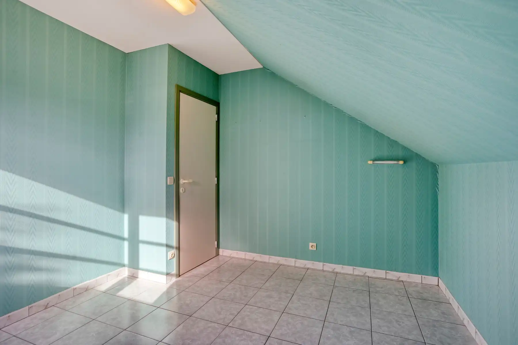 Half open bebouwing met 3 slaapkamers, garage en ruime tuin! foto 17