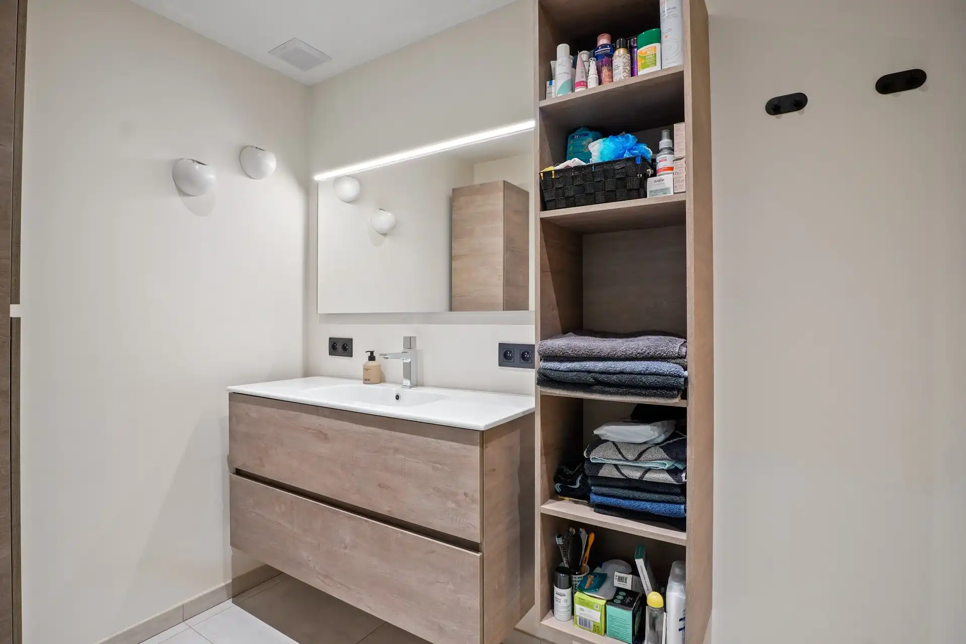 Ruim gelijkvloers appartement met 2 slaapkamers, terras en staanplaats te Berlare foto 12