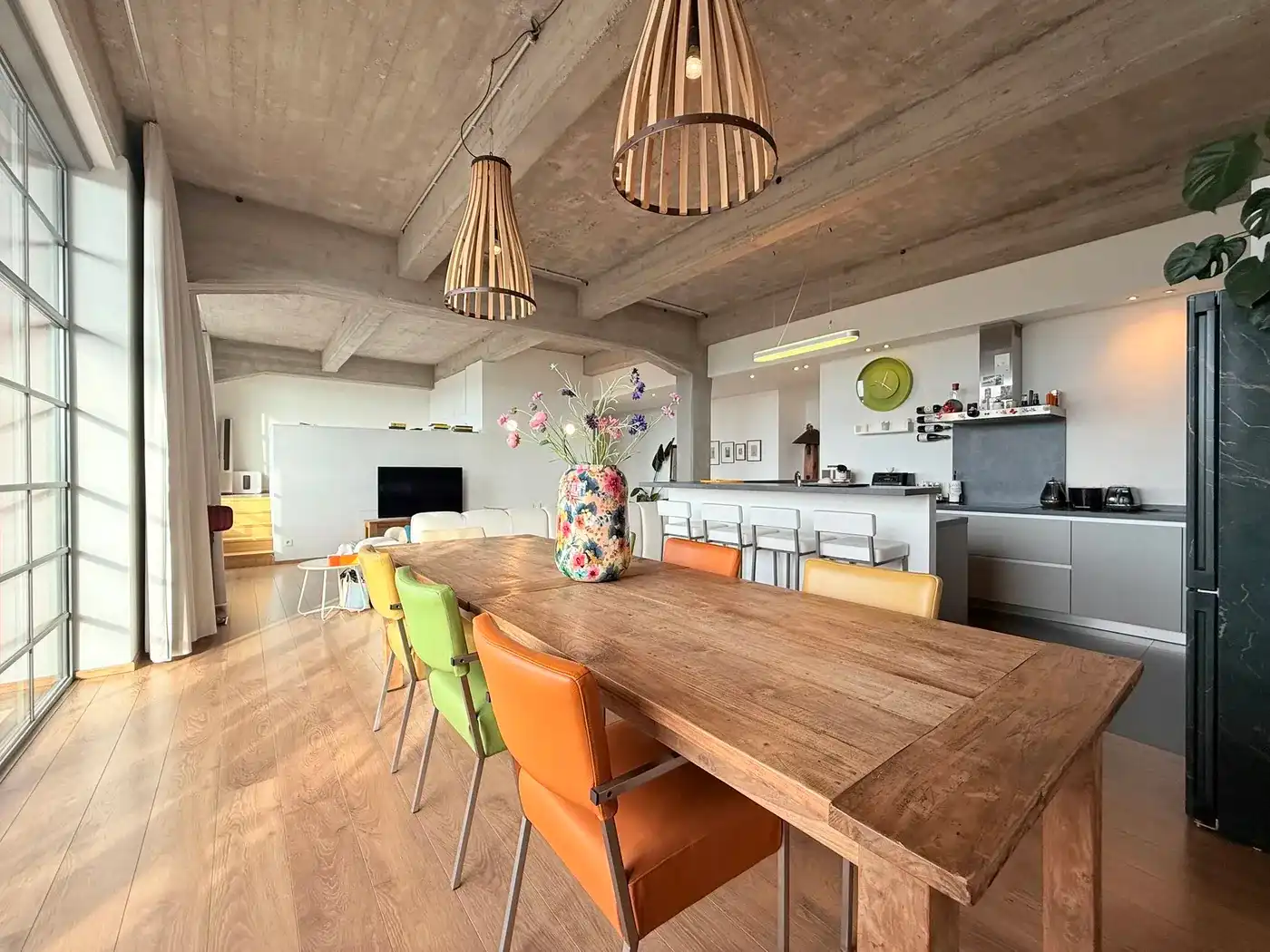 Ruime en moderne industriële loft met terras en ondergrondse parkeerplaats in Herent foto 5