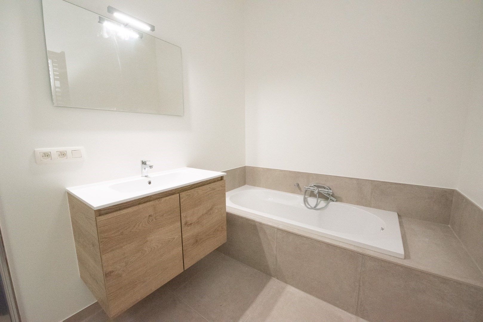 Ruime klassevolle penthouse TE KOOP in Waregem - 6% btw gunsttarief mogelijk! foto 13