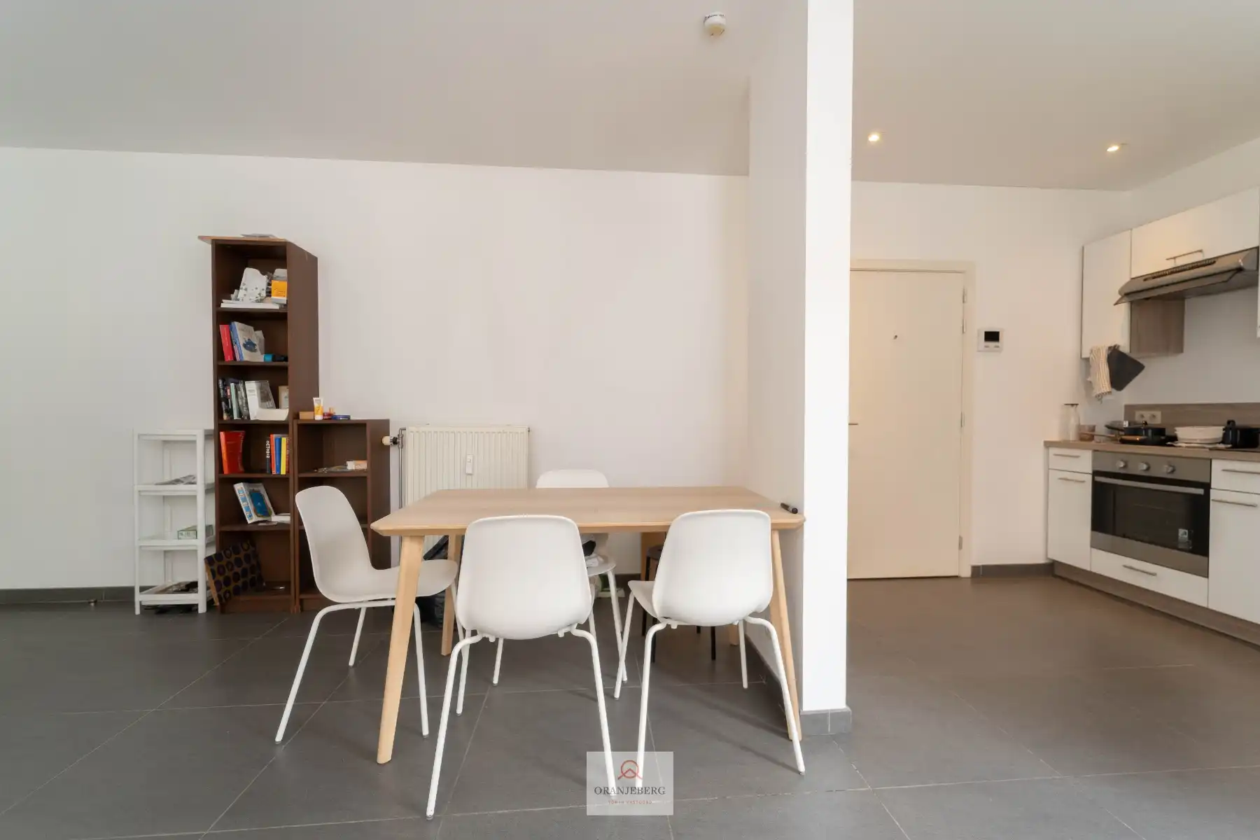 Studio + autostaanplaats te huur vlakbij Gent-Sint-Pietersstation foto 6