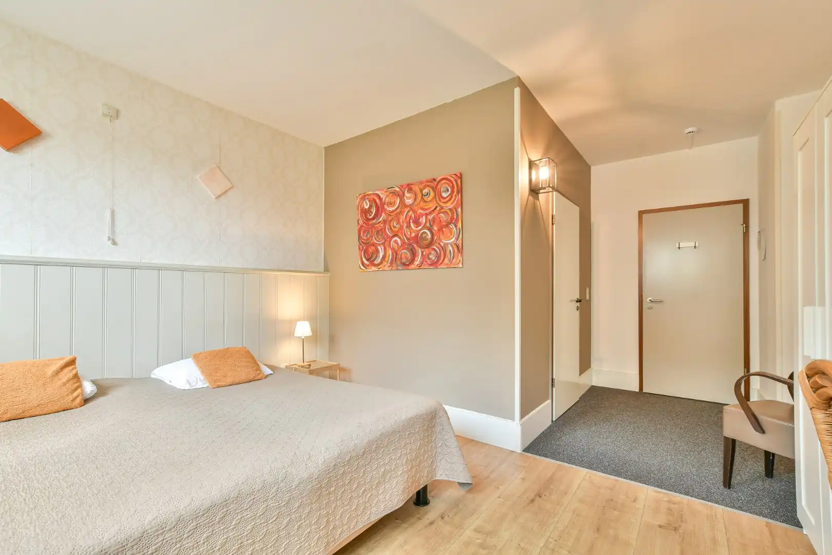 Unieke investeringskans: karaktervol hotel met 18 kamers & woonmogelijkheden te koop!  foto 35
