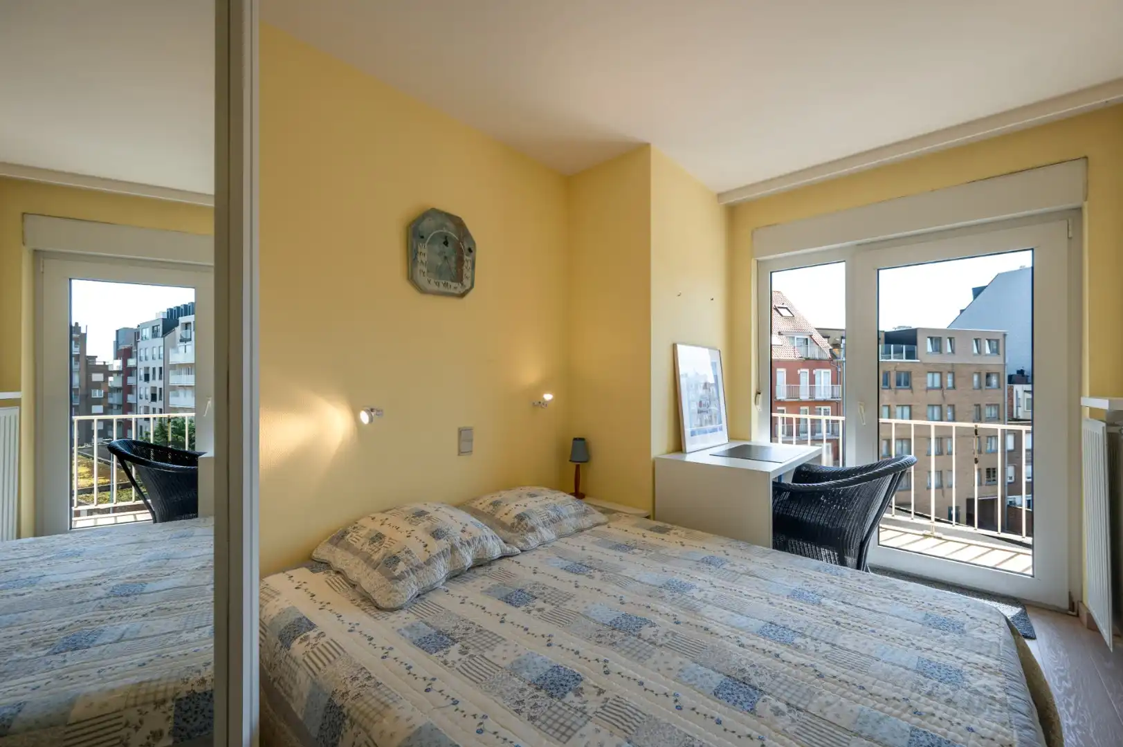 Ruim en breed appartement met goed zijdelings zeezicht foto 10