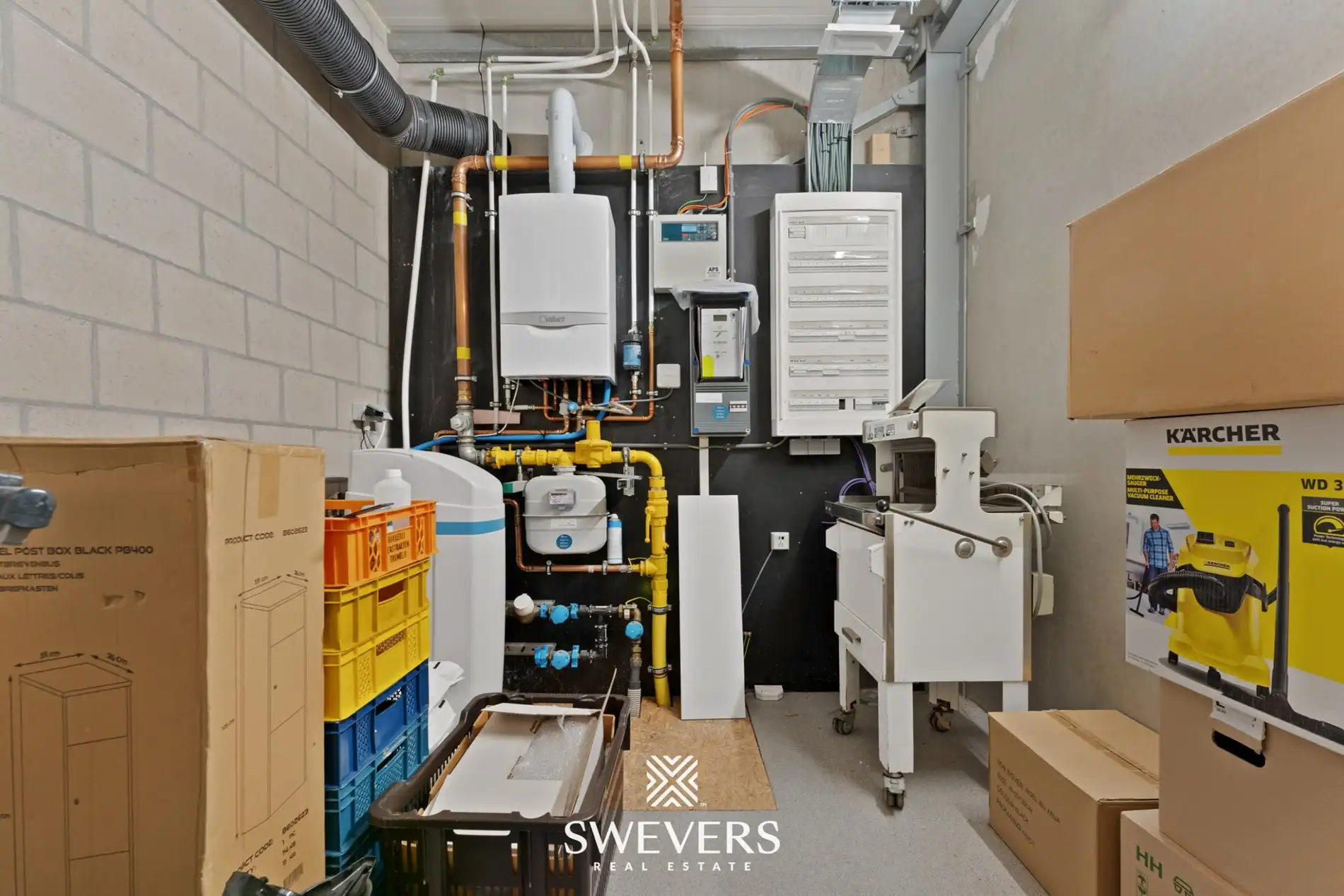 Imposant handelspand met veel bergruimte te Nieuwerkerken foto 6