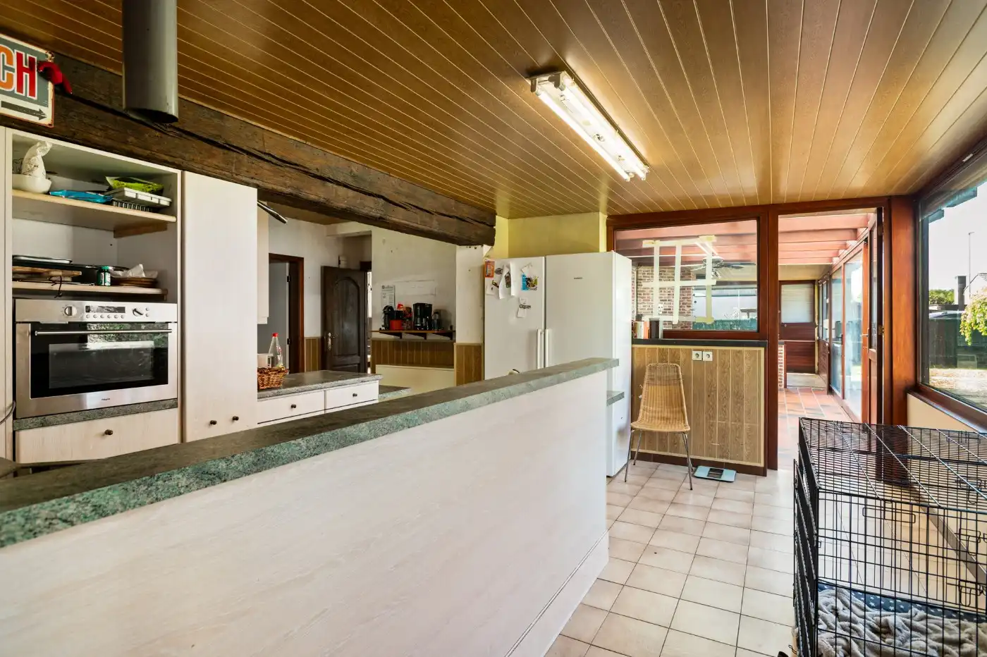 Charmante, te renoveren woning met ruime groene tuin foto 11