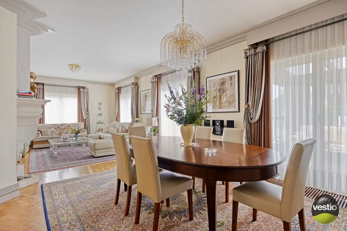 ROYALE WONING MET DOKTERSPRAKTIJK TE BILZEN HOESELT. foto 13