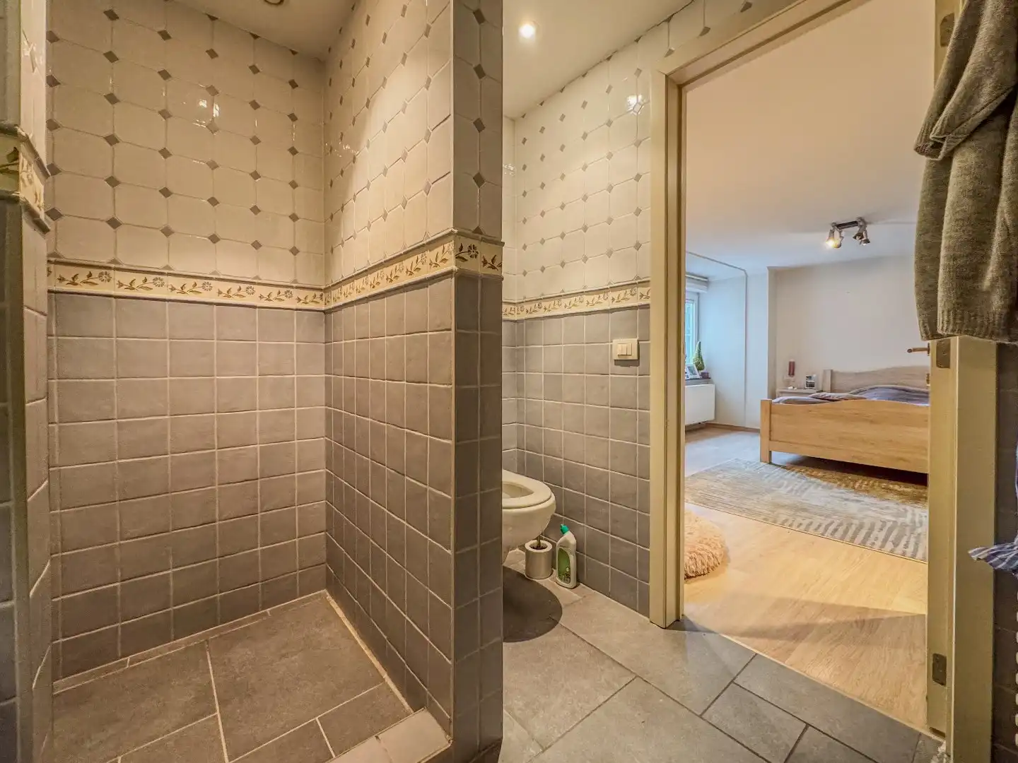 Zeer ruim appartement met 3 slaapkamers, 3 badkamers en gigantisch terras. foto 12