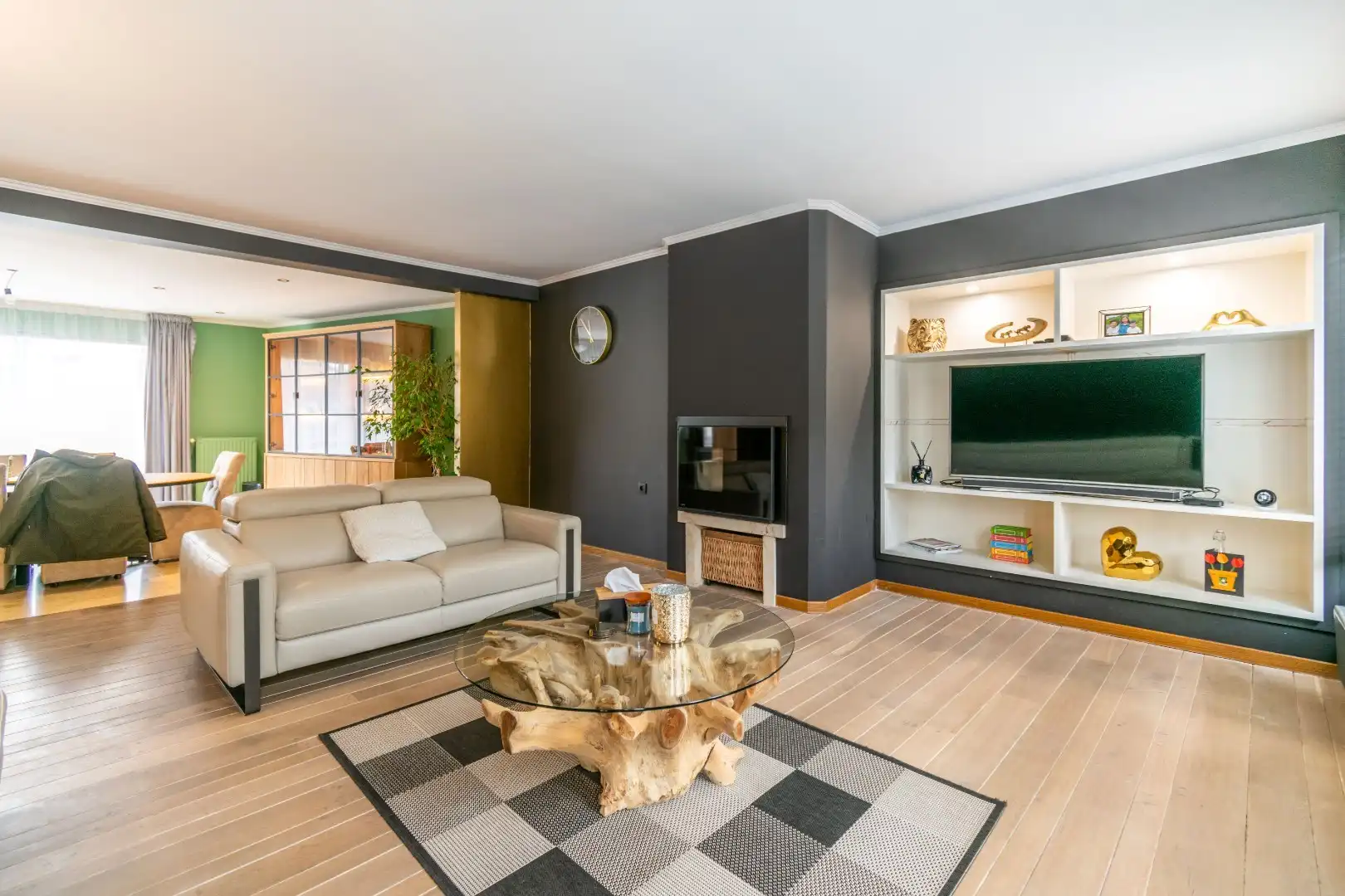 RUIM, INSTAPKLAAR APP MET 5SLP + 3BDK & TERRASSEN! foto 4