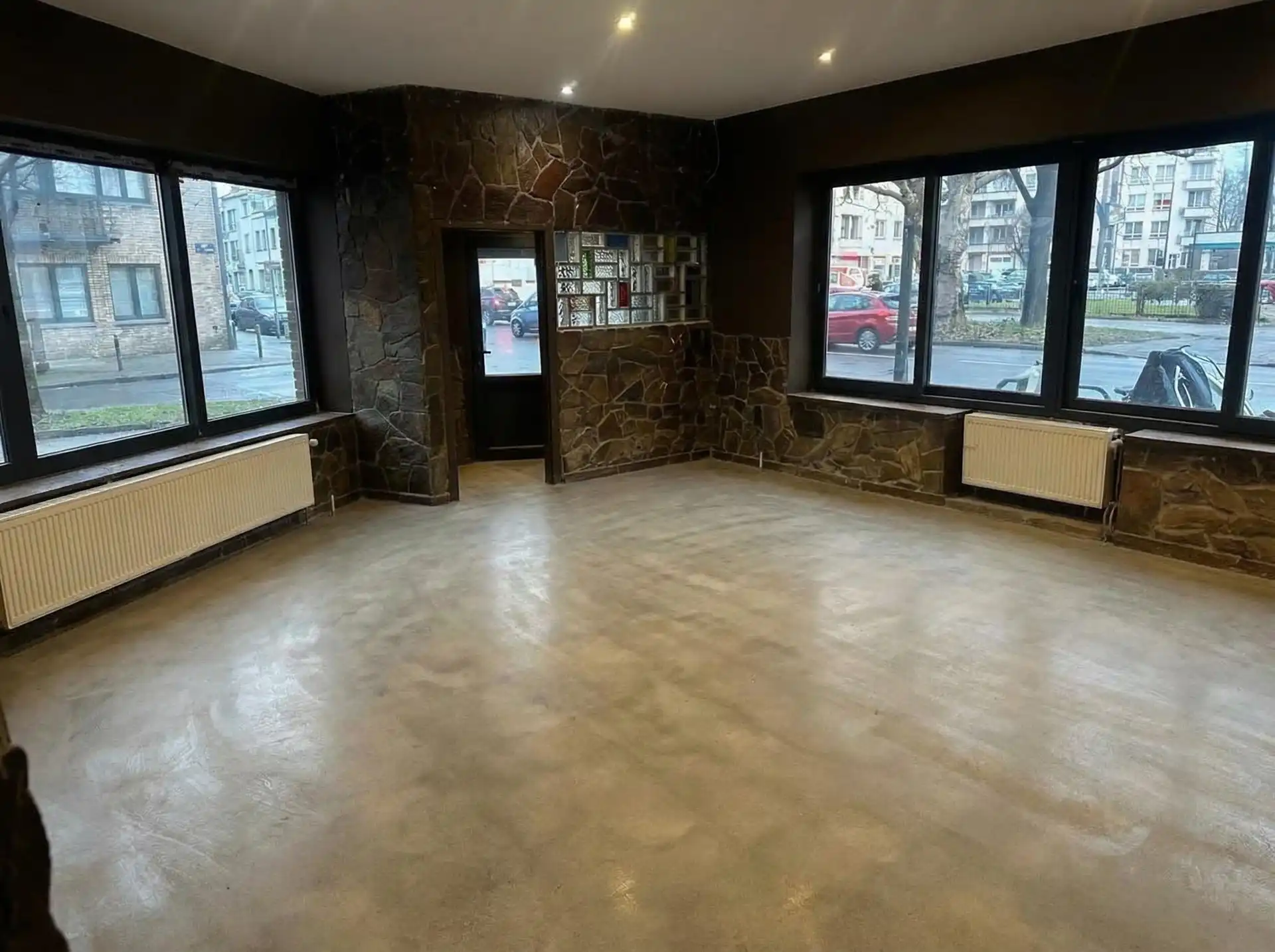 Handelsgelijkvloers (café) op commerciële ligging – 2020 foto 7