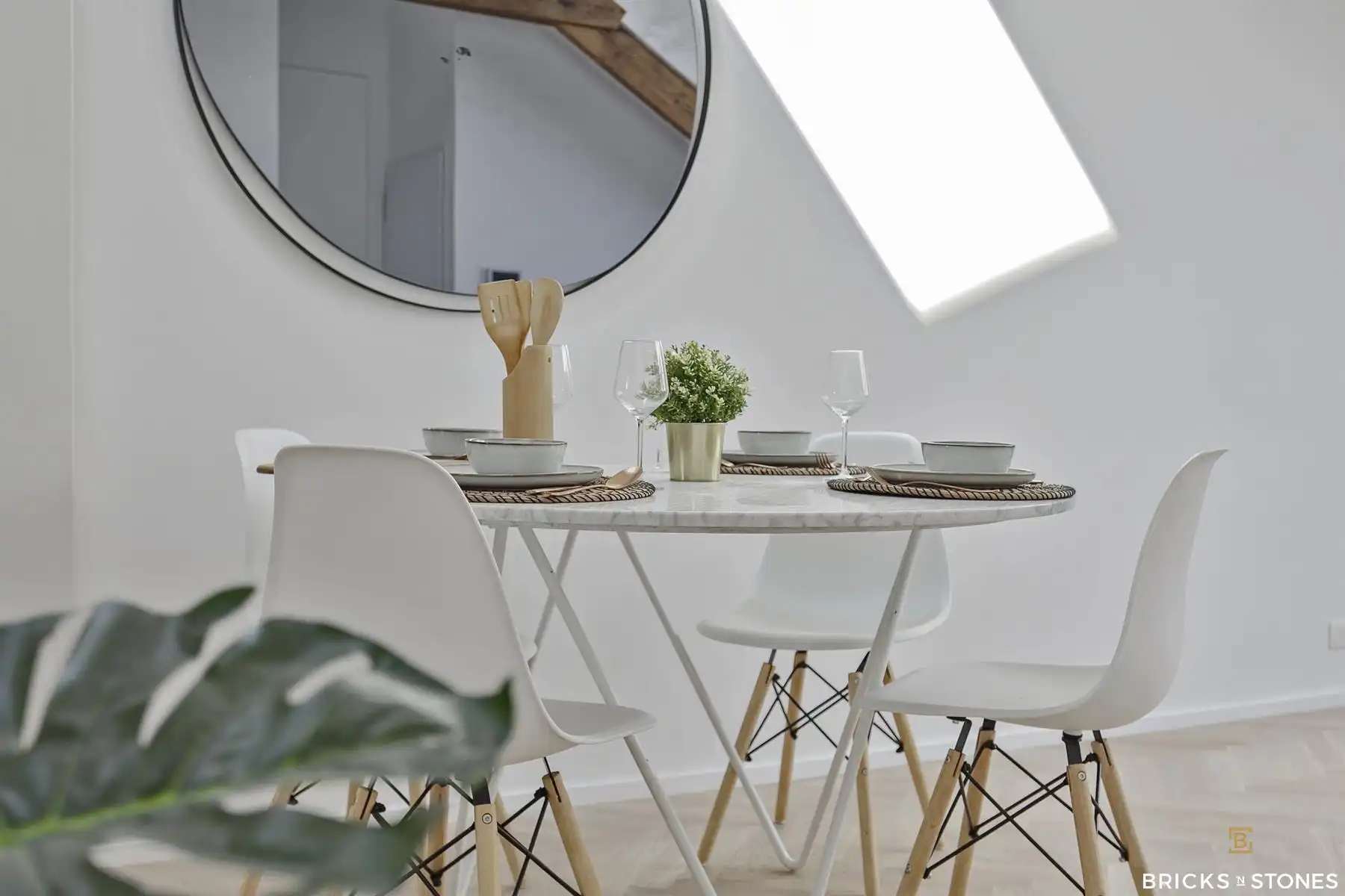 Knappe penthouse met riant dakterras in statige herenwoning foto 7