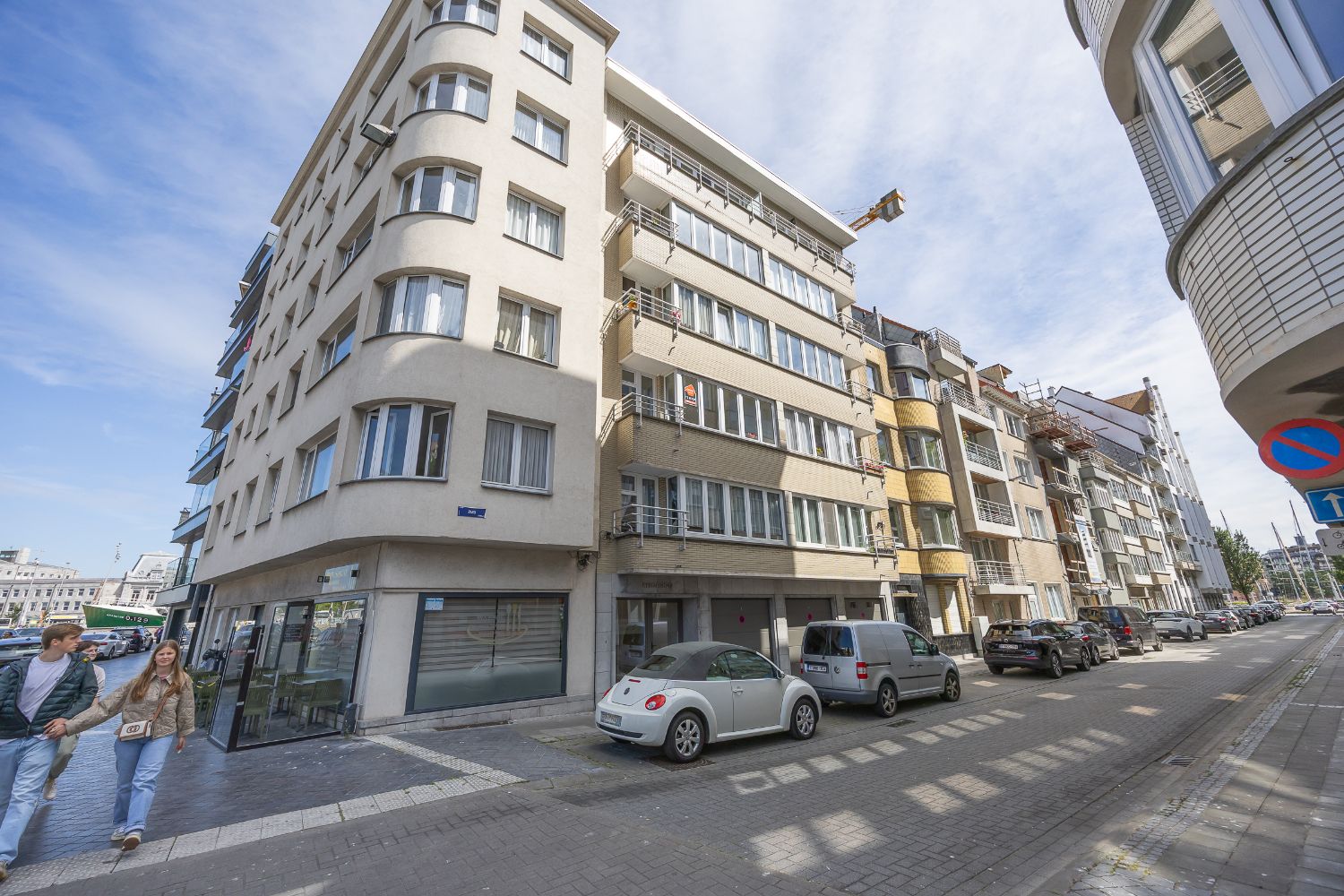 Gerenoveerd twee slaapkamer appartement in centrum Oostende foto 24