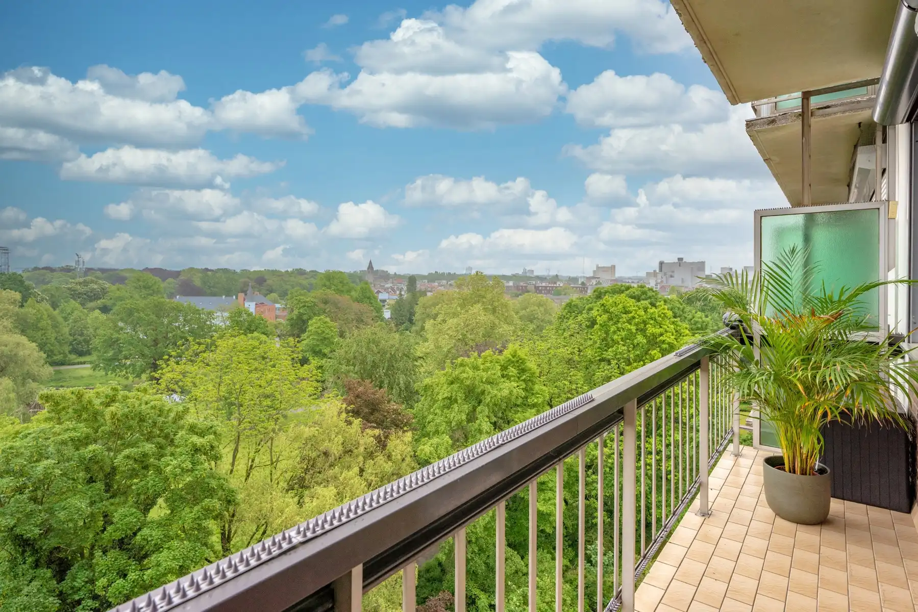 Appartement met 2 slaapkamers, 2 terrassen en een staanplaats met laadpaal! foto 12