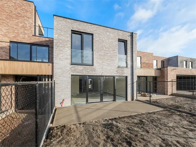 RUIME NIEUWBOUWWONING, GEKENMERKT DOOR EEN STRAKKE ARCHITECTUUR (WONING 4) foto 28