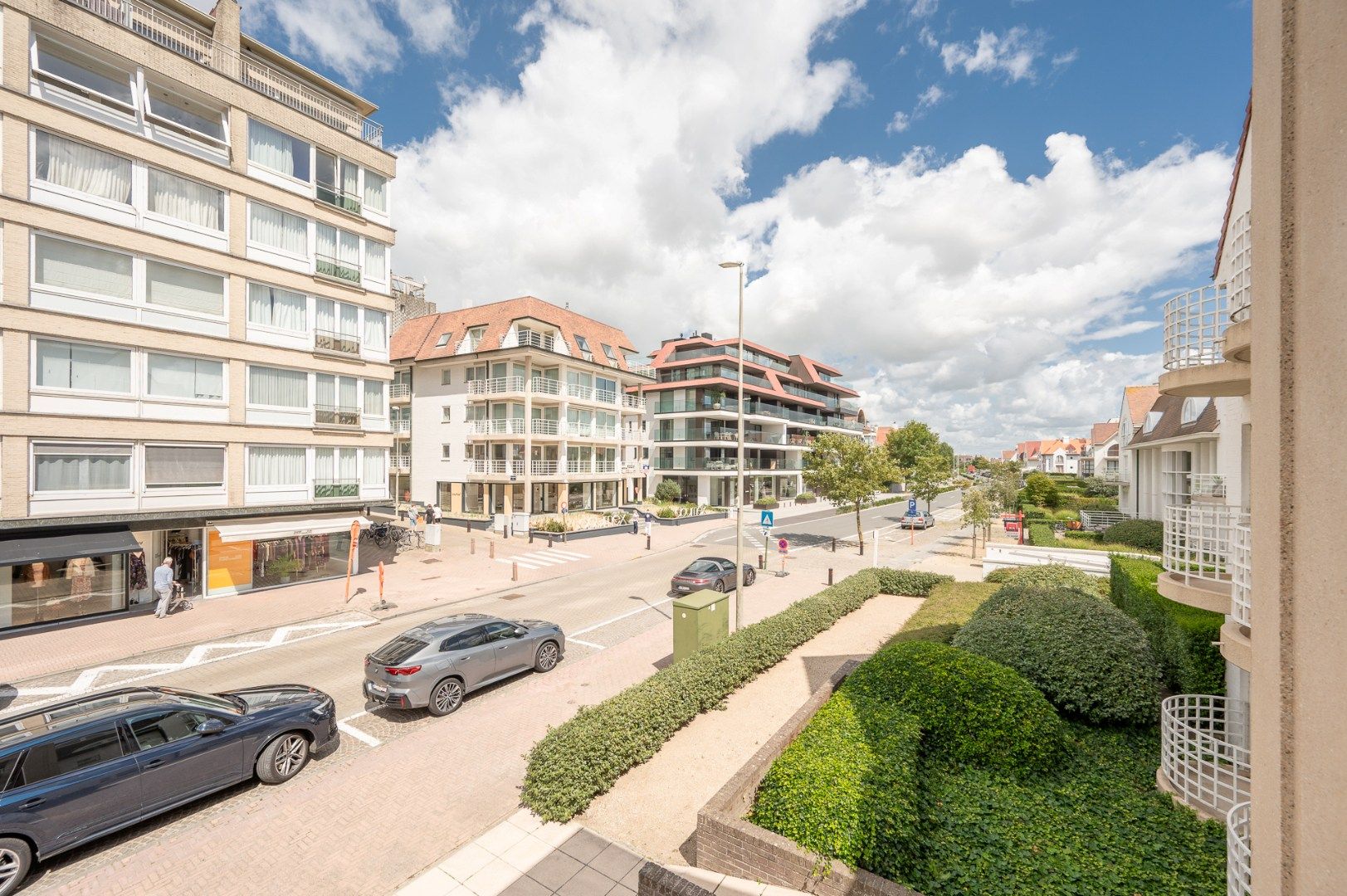 Twee-slaapkamer appartement in standingvolle villaresidentie in het Zoute foto 5