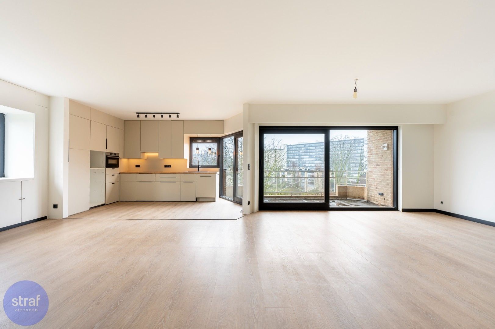 Groot 3 slpk appartement met terras en inloopdressing foto 4