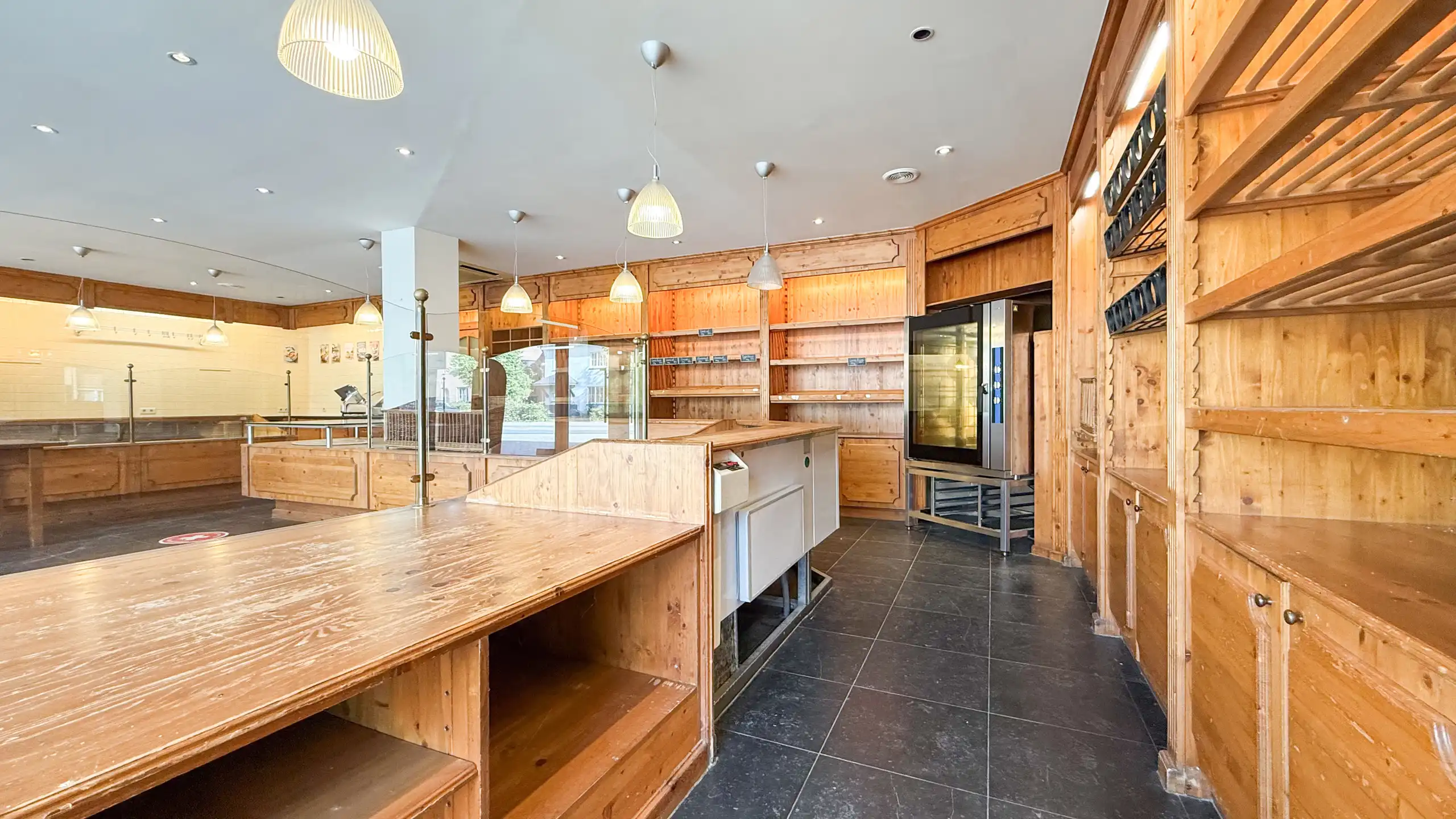 Te koop: Handelspand met appartement in hartje Alken  foto 4