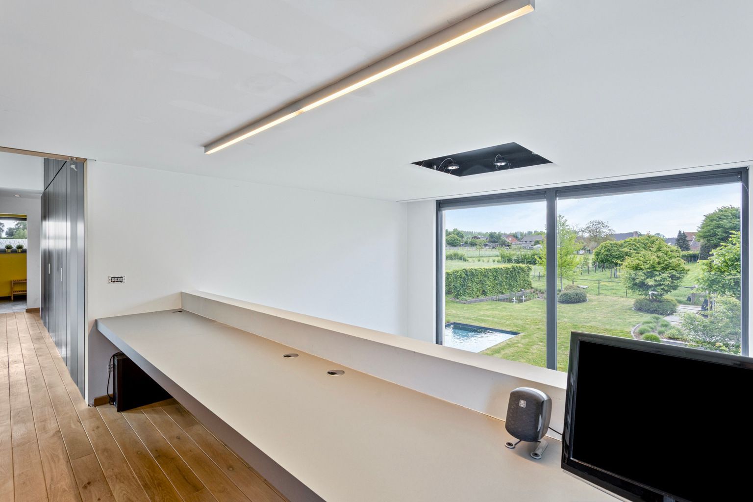 Mooie stijlvolle woning met tuin en achterliggend weiland foto 12