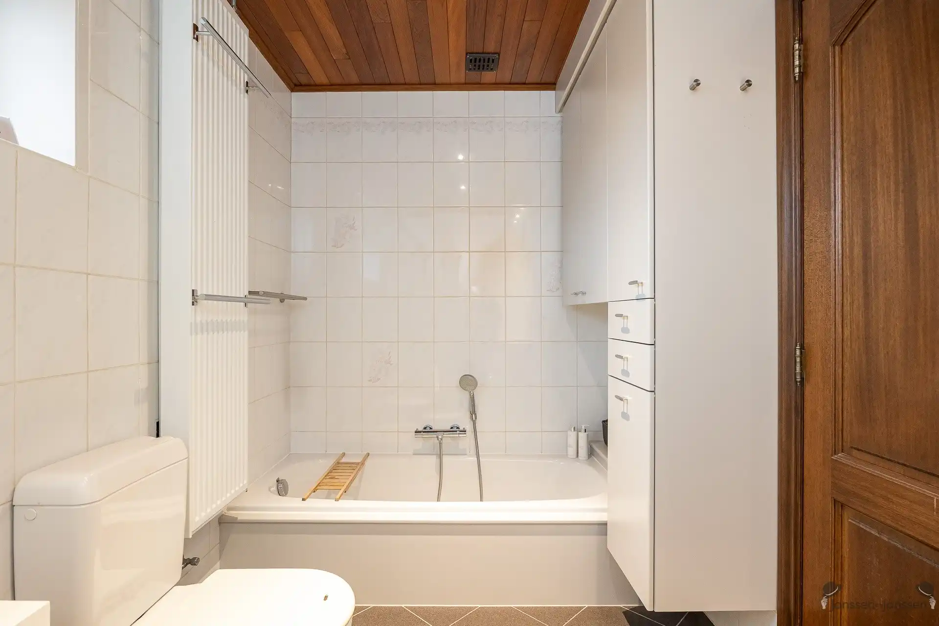 Gerenoveerde boerderij met landelijk zicht foto 7