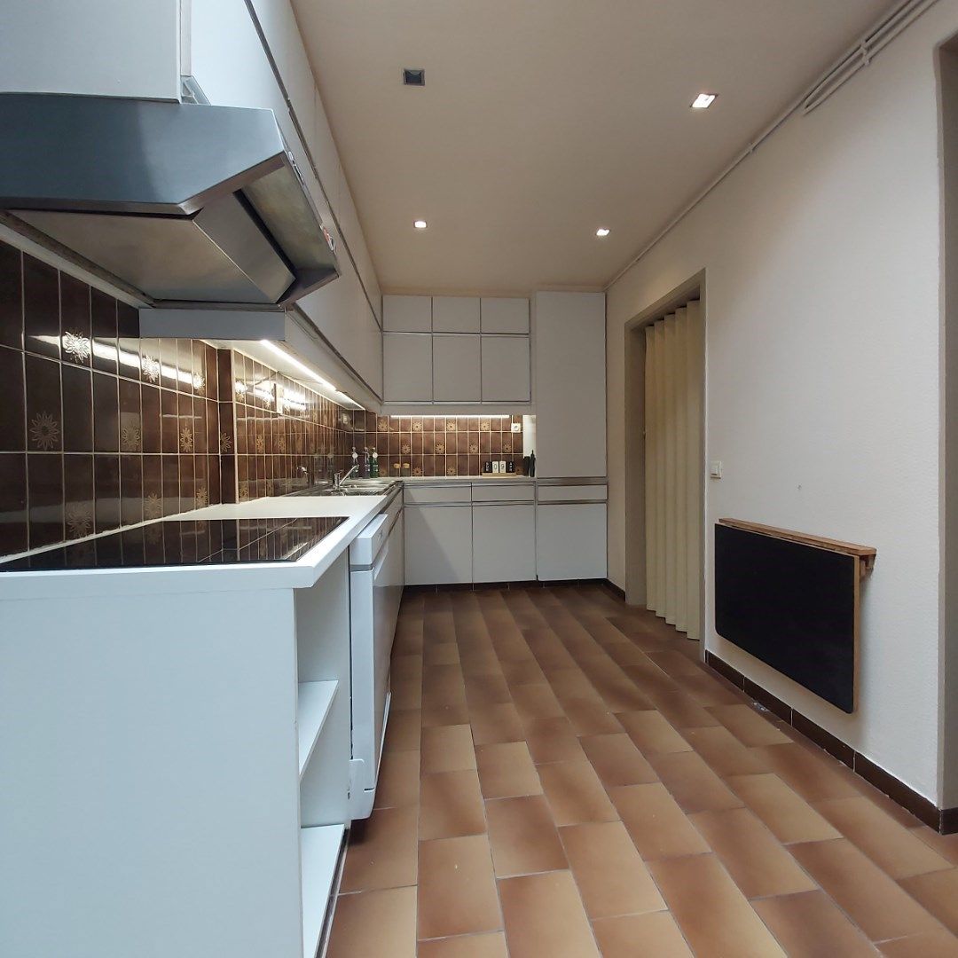 Gezellige woning met 4 slaapkamers - centrum Izegem. foto 9