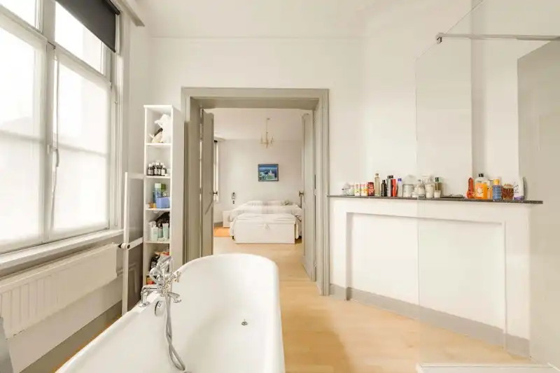 🏡 Unieke herenwoning te huur in het hart van Aarsele! foto 28